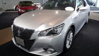 クラウン AWS210