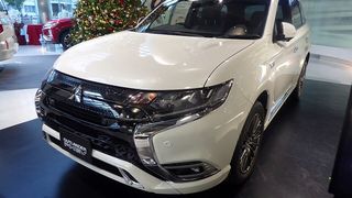 アウトランダーPHEV GG