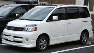 ヴォクシー AZR6