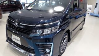 ヴォクシー ZRR80W